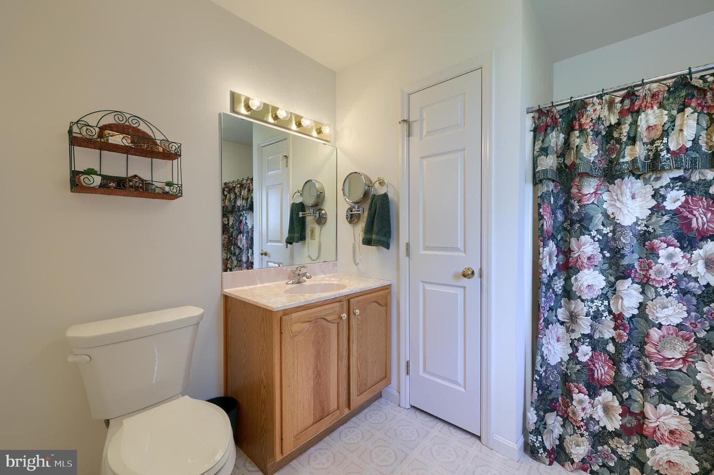 132 E Jackson Street photo 18