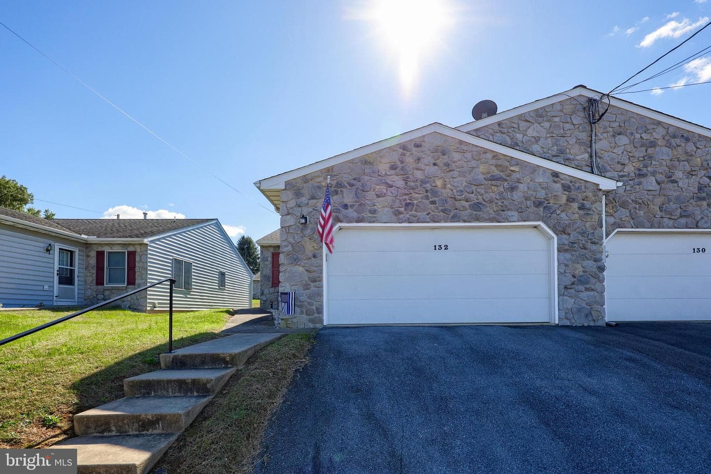 132 E Jackson Street photo 2