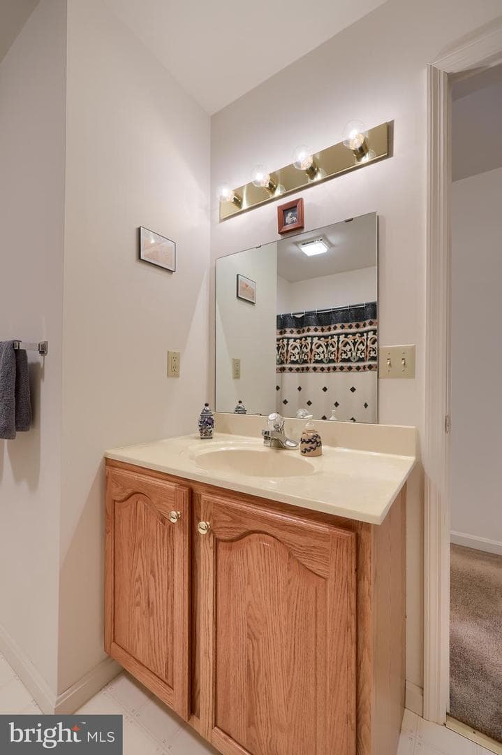 132 E Jackson Street photo 23
