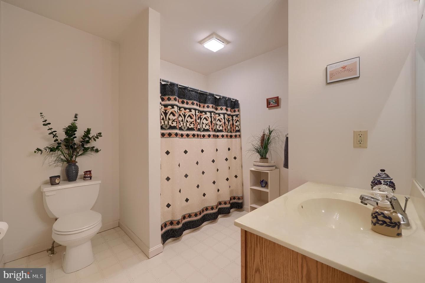 132 E Jackson Street photo 24