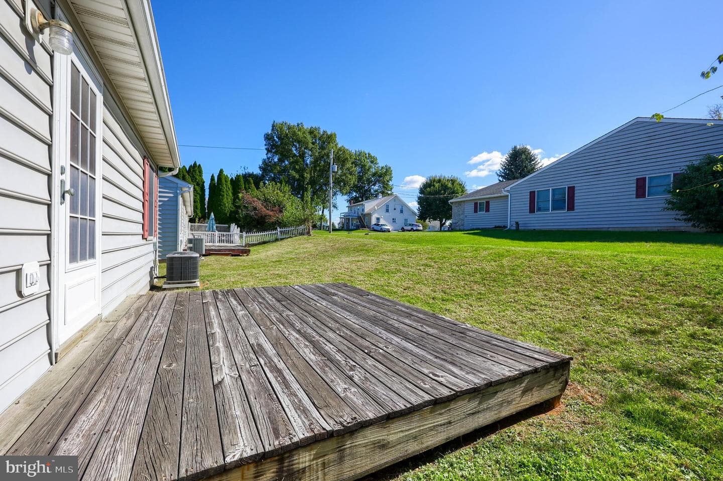 132 E Jackson Street photo 28