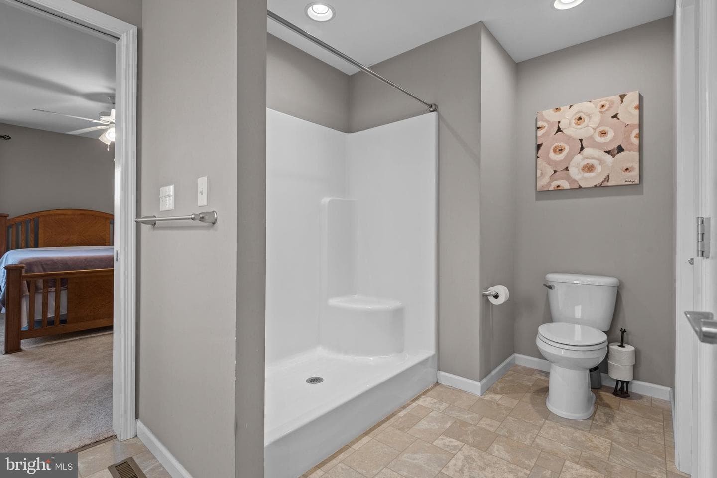 659 Chiswell Place photo 29