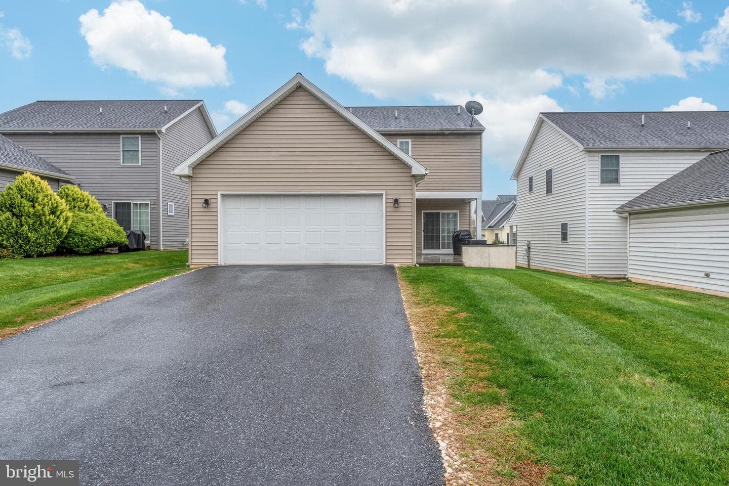 659 Chiswell Place photo 36