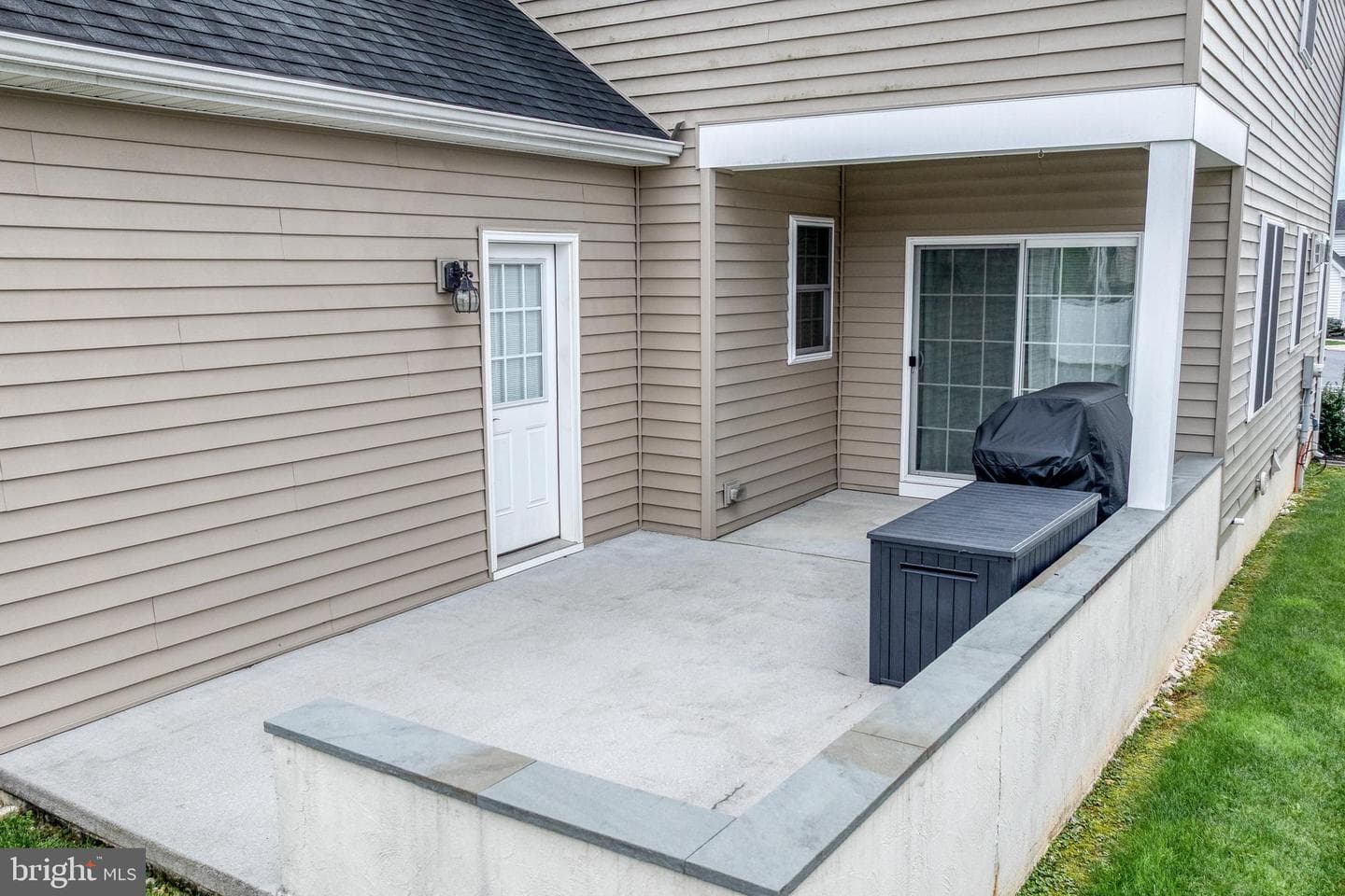 659 Chiswell Place photo 39