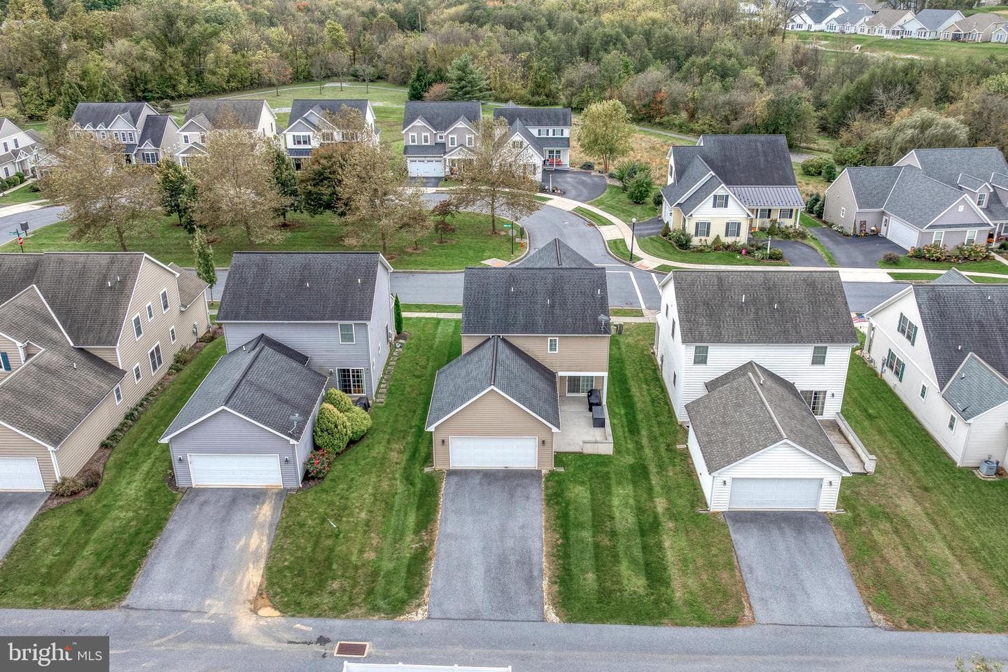 659 Chiswell Place photo 46