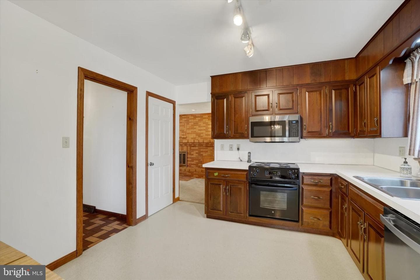 2236 Bob White Lane photo 12