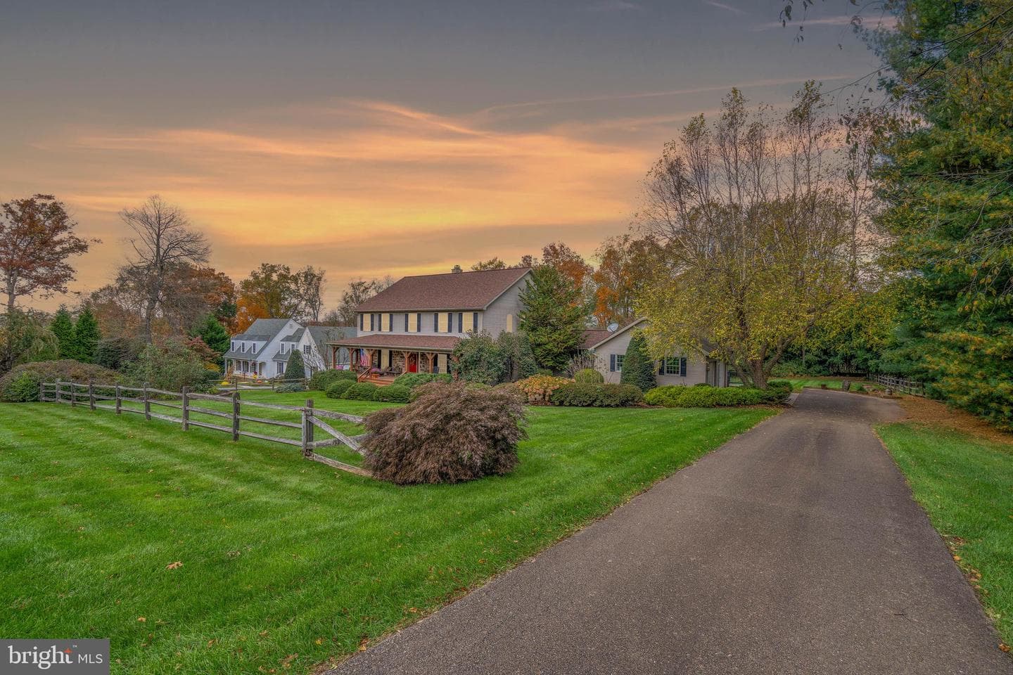 15 Phillip Drive photo 3