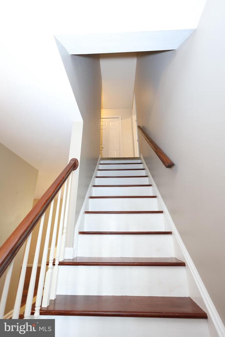 909 Hidden Hollow Drive photo 32