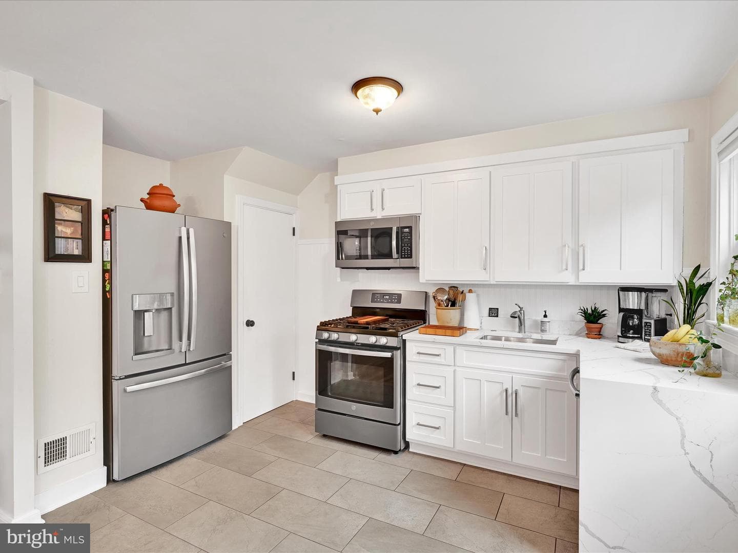 730 State Street photo 8