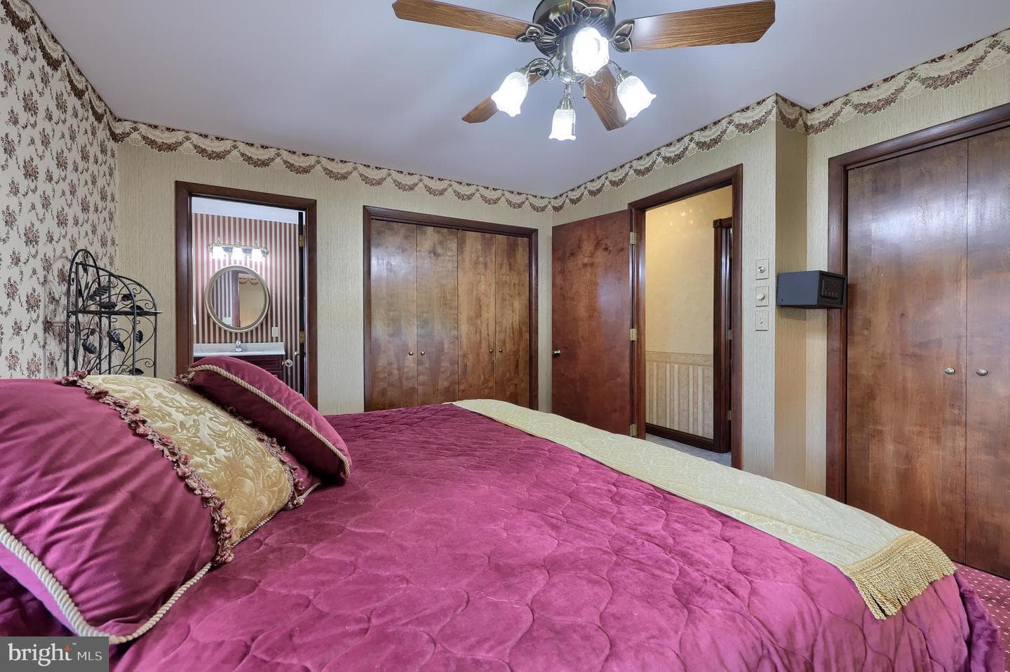 2435 Honeysuckle Lane photo 21