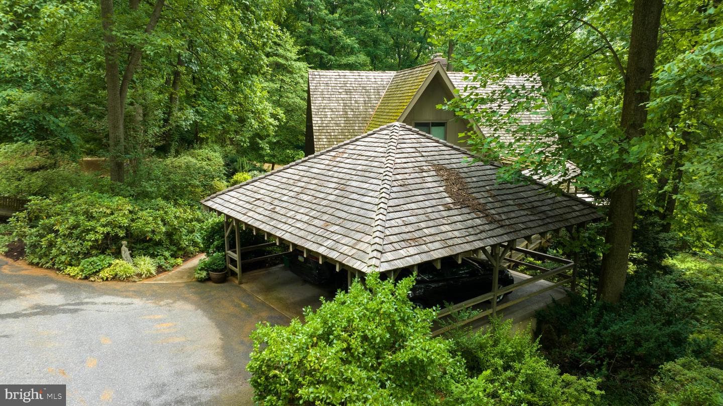 2487 Chestnut Ridge Drive photo 19