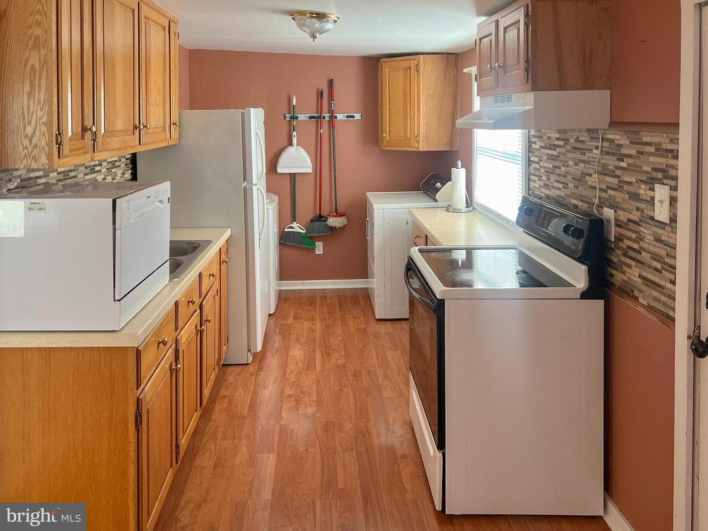 237 Oak Road photo 5