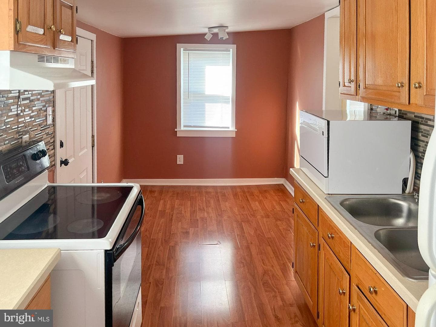 237 Oak Road photo 6
