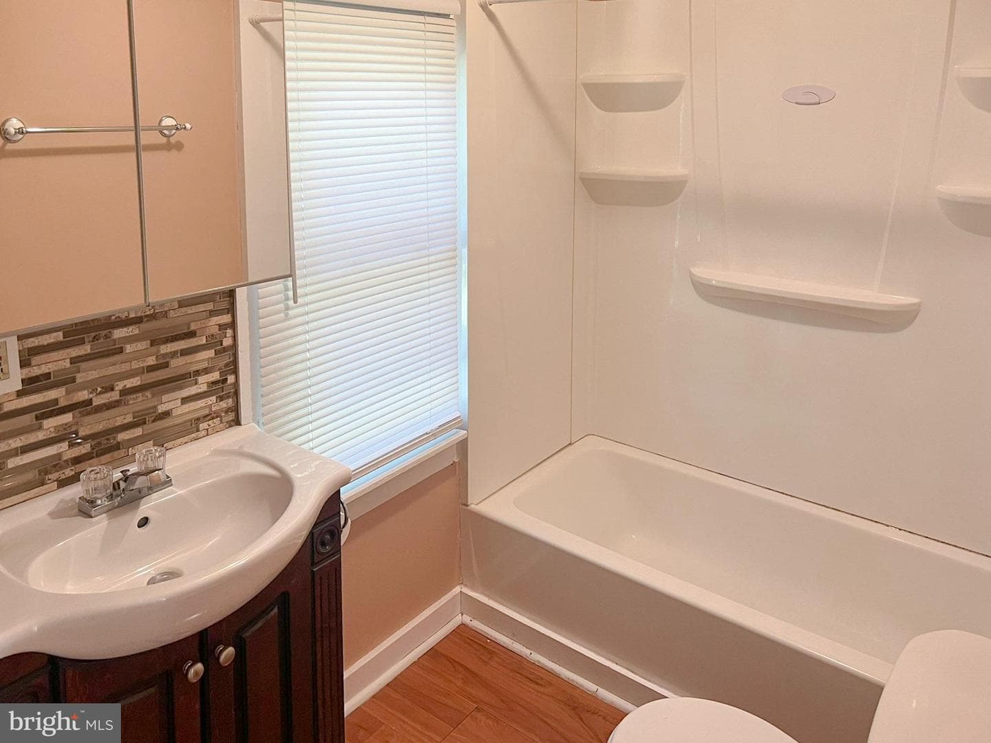 237 Oak Road photo 9