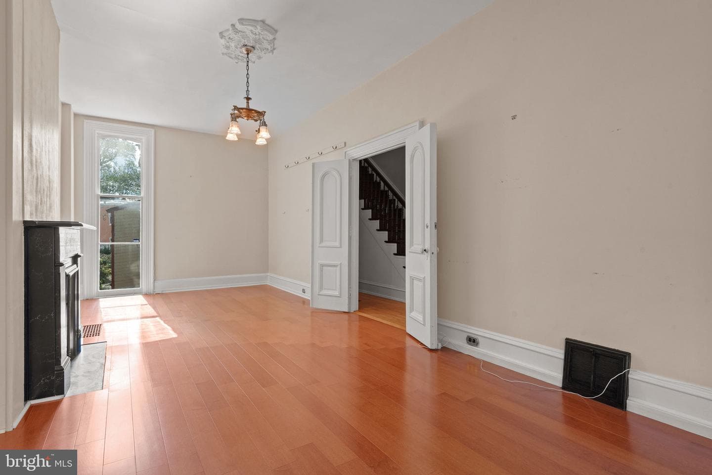 422 W James Street photo 10
