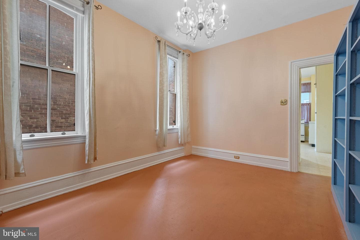 422 W James Street photo 15