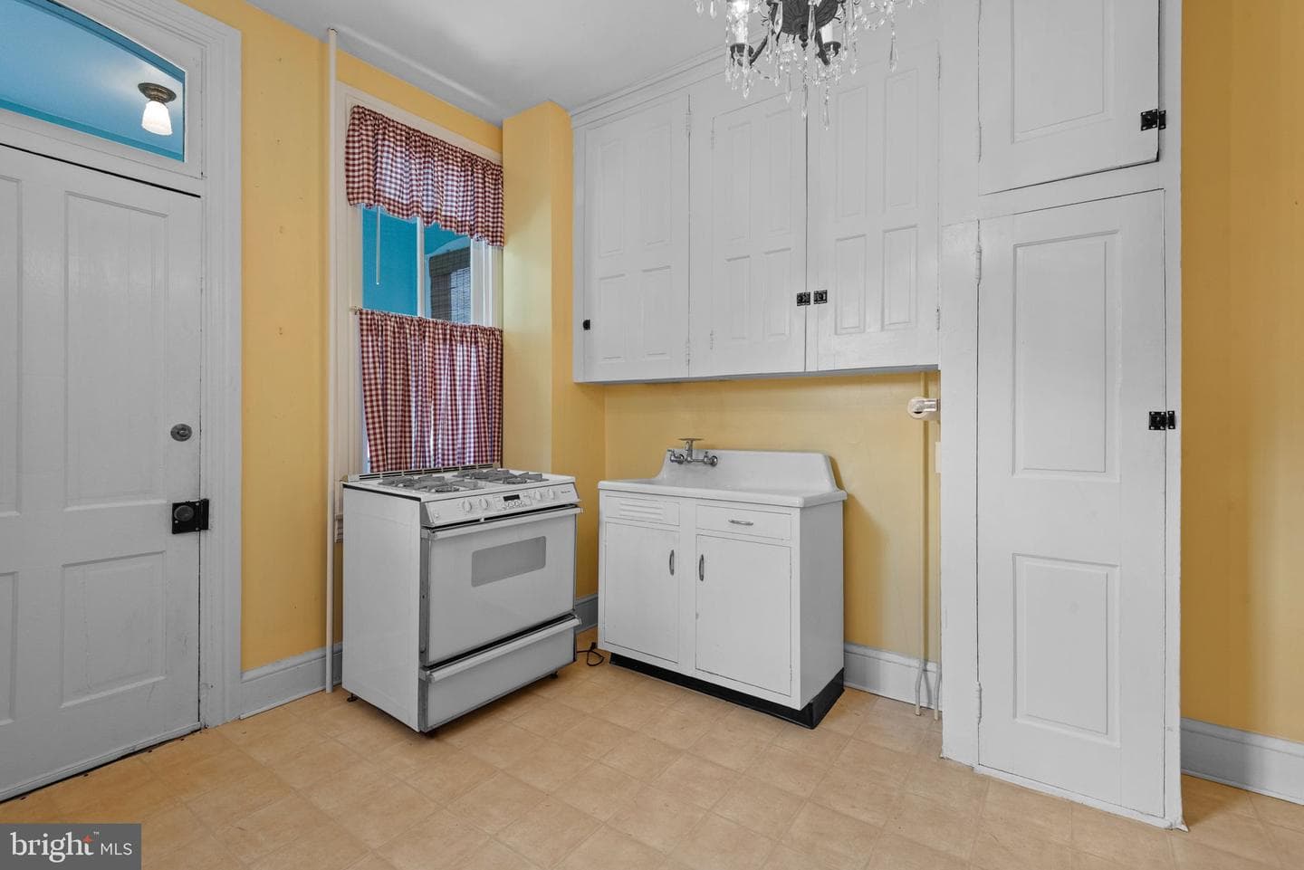 422 W James Street photo 20