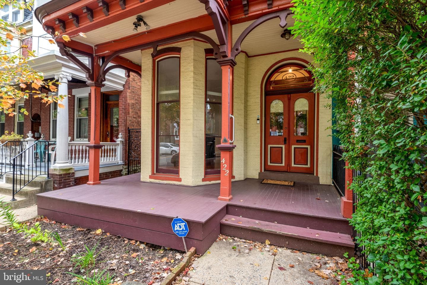 422 W James Street photo 3