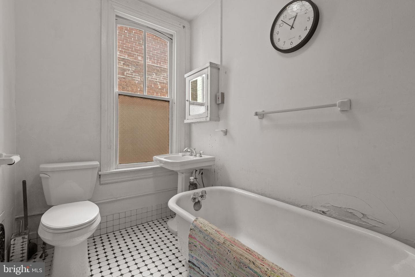 422 W James Street photo 31