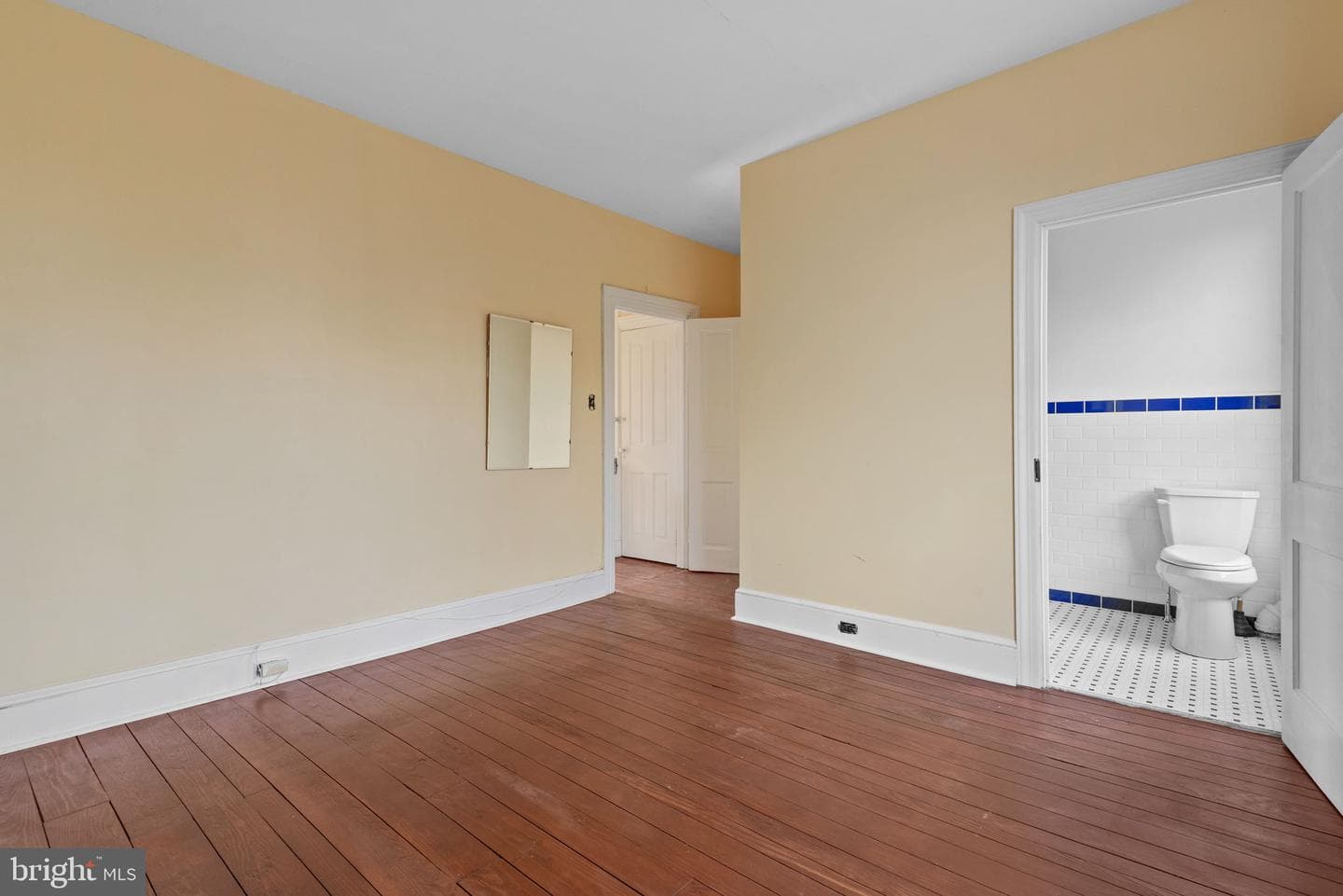 422 W James Street photo 40