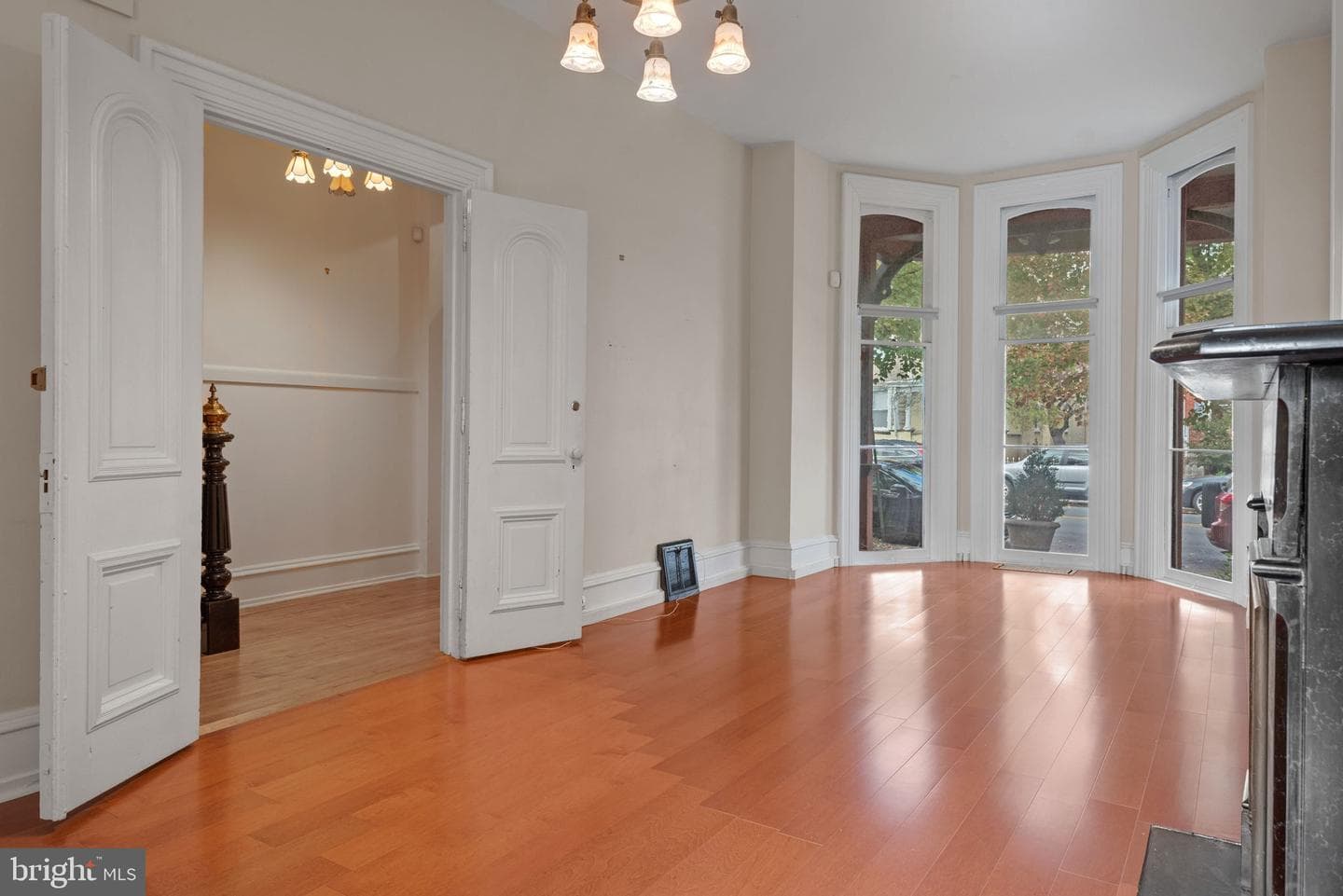 422 W James Street photo 9