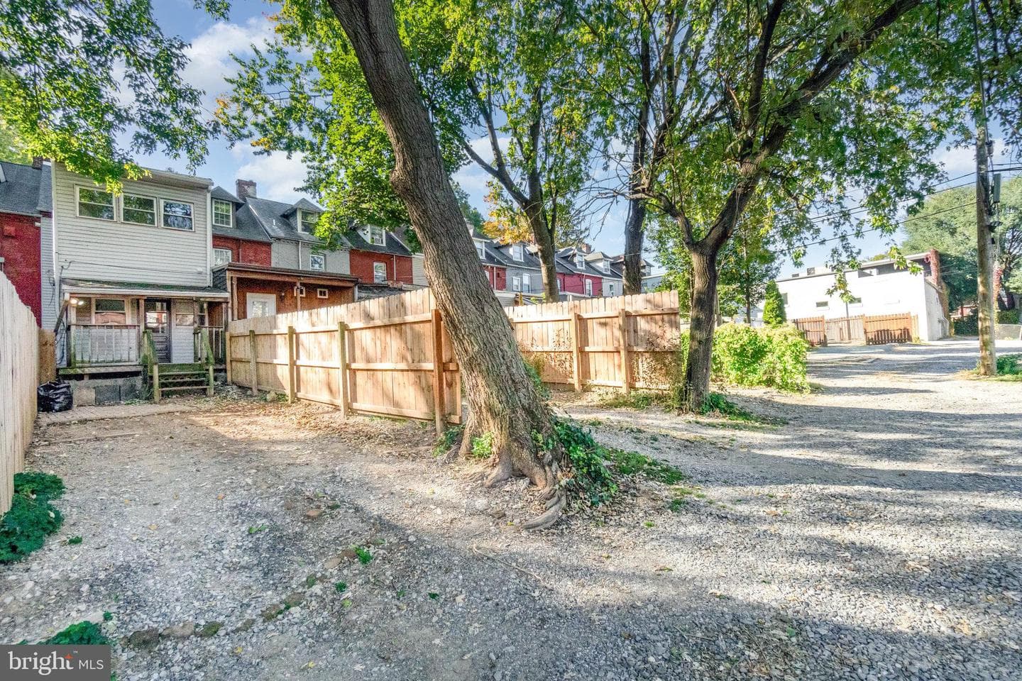 351 E Marion Street photo 27