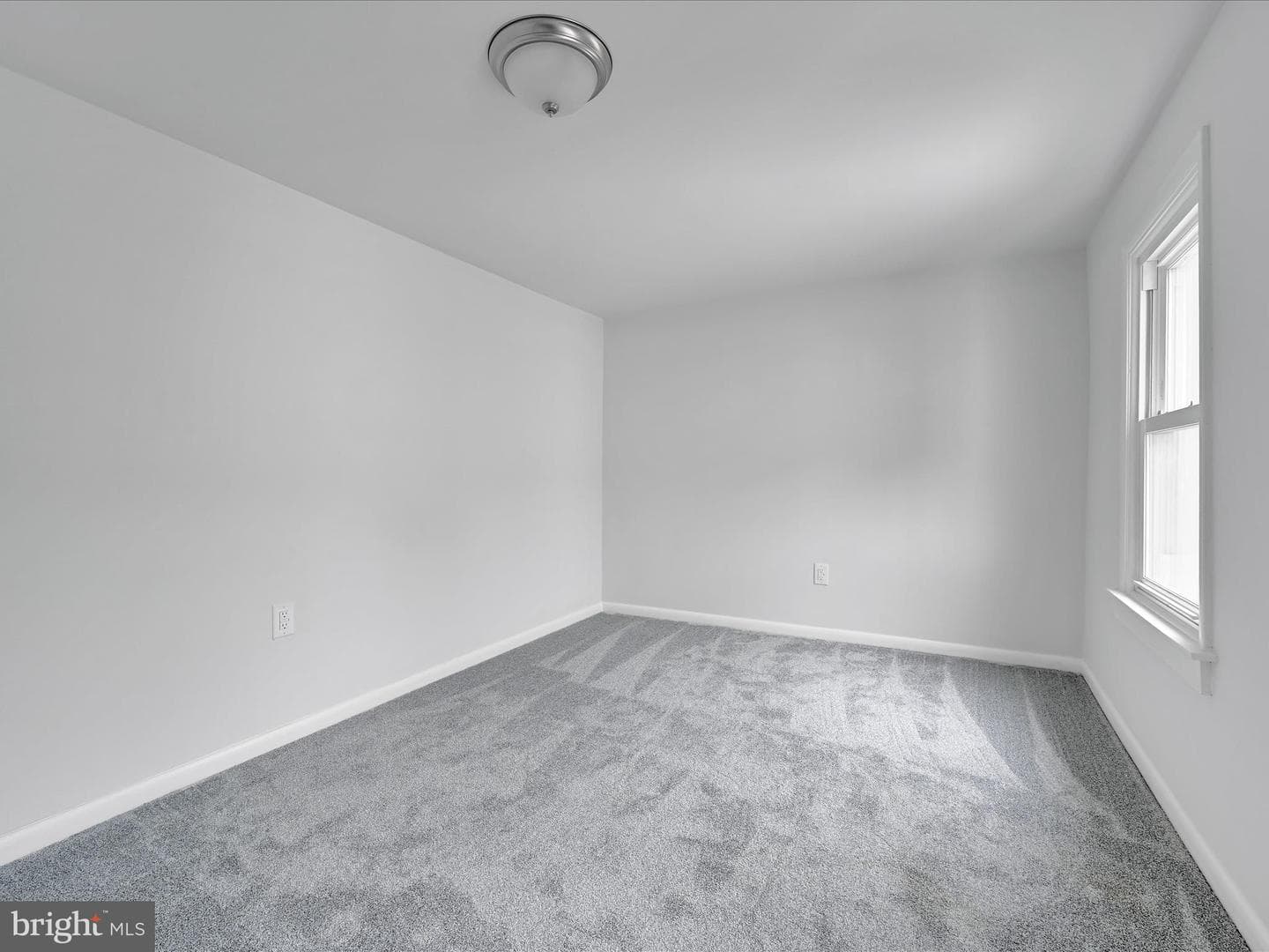 550 Dauphin Street photo 18