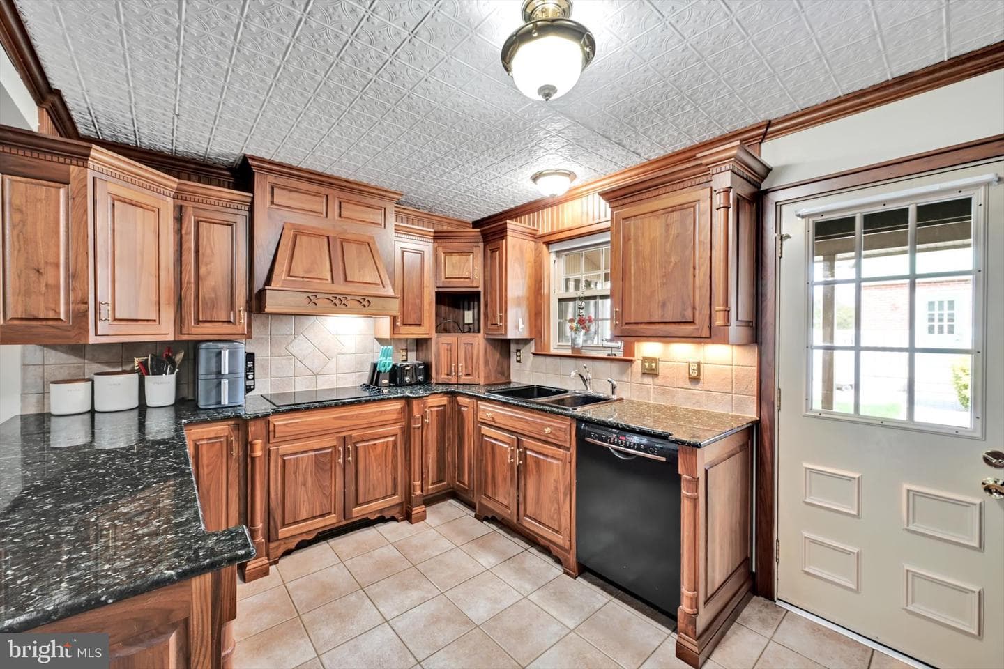18 E Pine Street photo 11