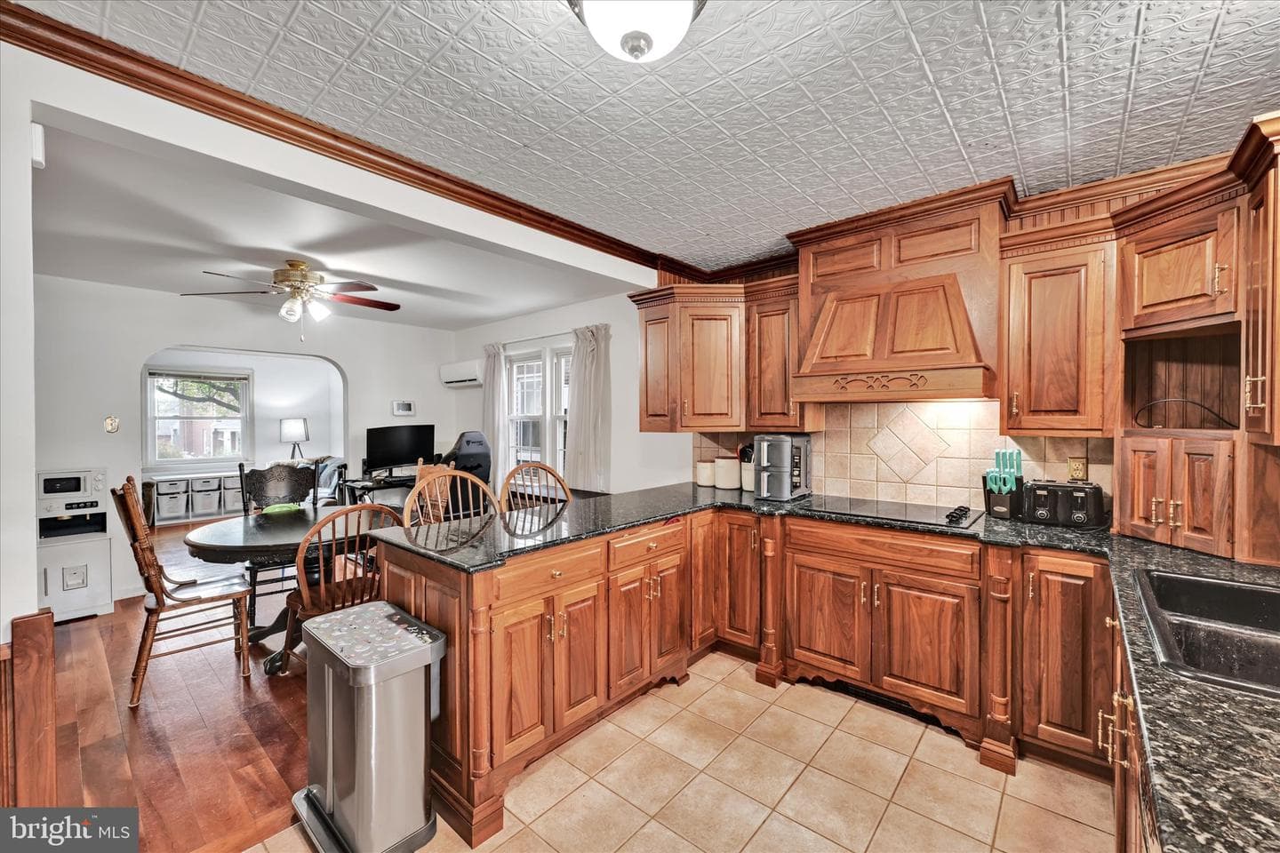 18 E Pine Street photo 12