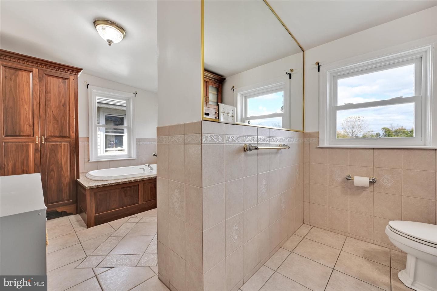 18 E Pine Street photo 15