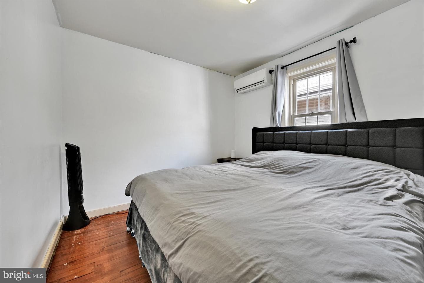 18 E Pine Street photo 17