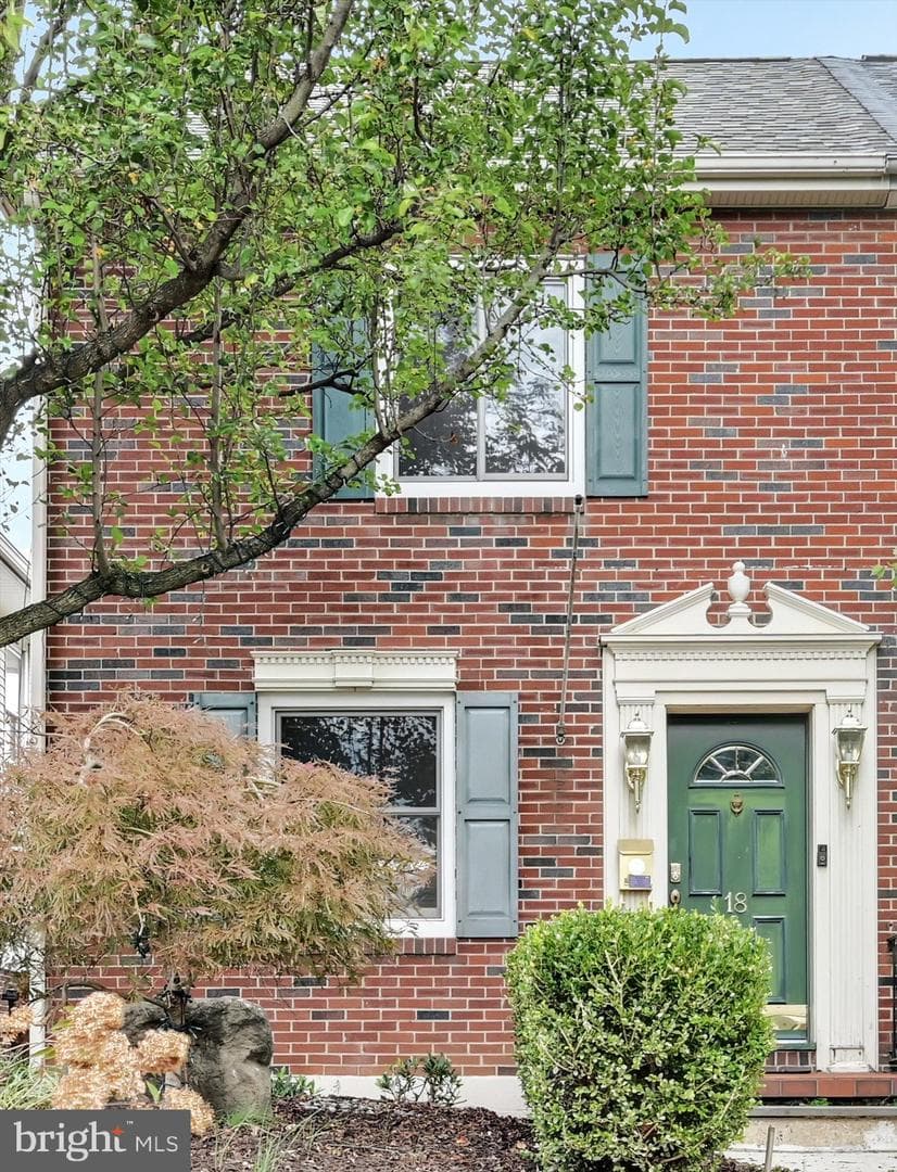 18 E Pine Street photo 3