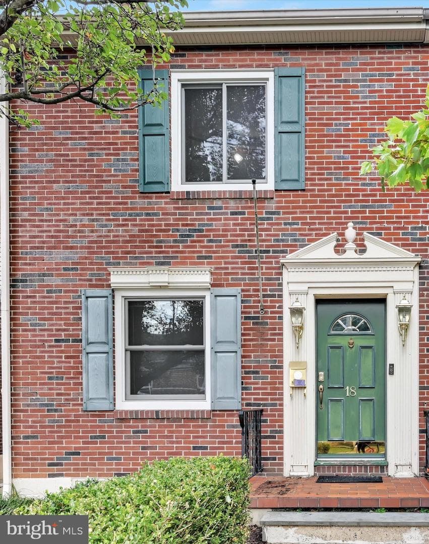 18 E Pine Street photo 5
