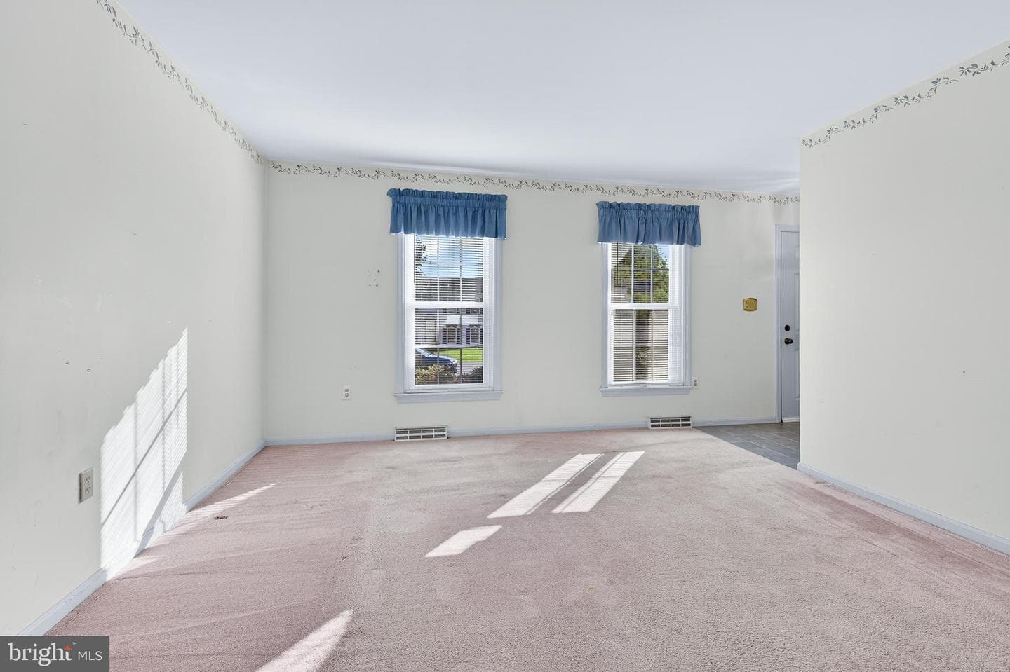 6 Leesburge Drive photo 4