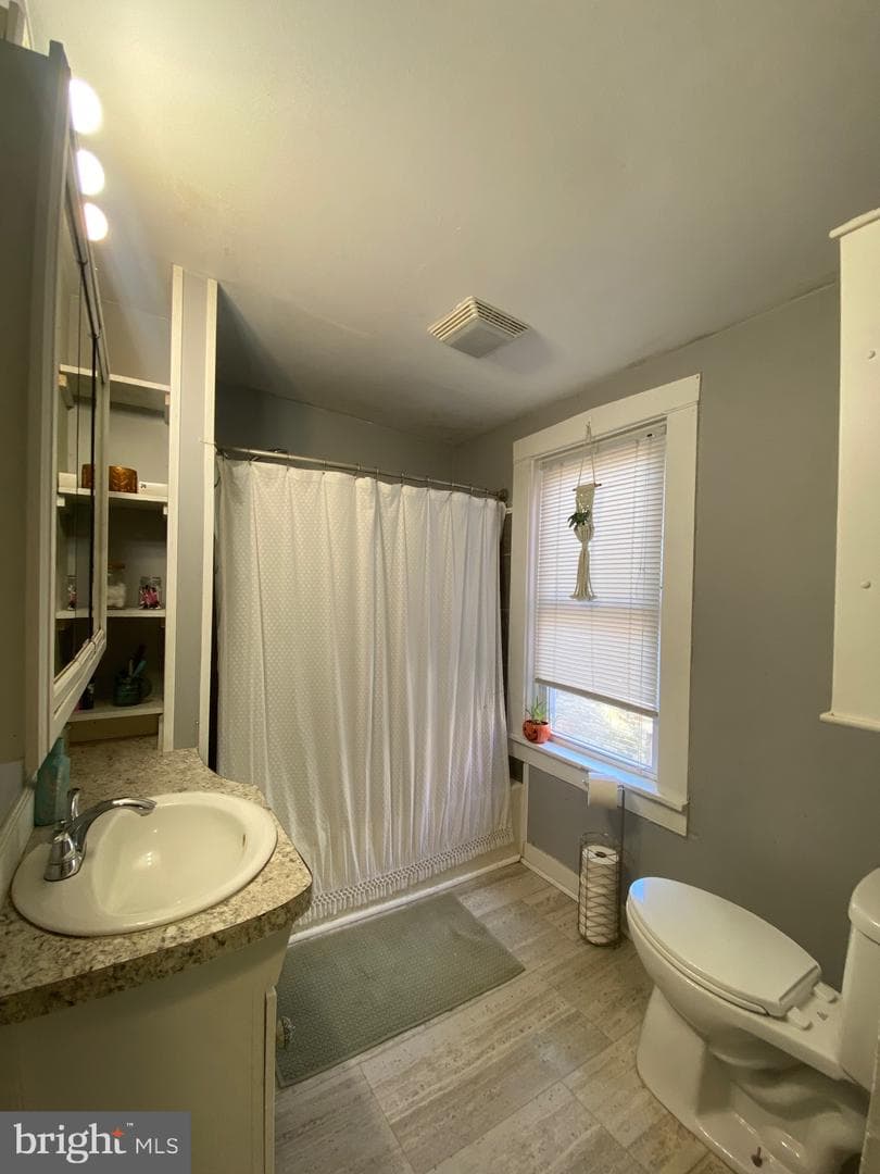 518 Spruce Street photo 5