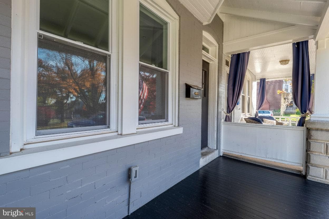 1103 Frances Avenue photo 4