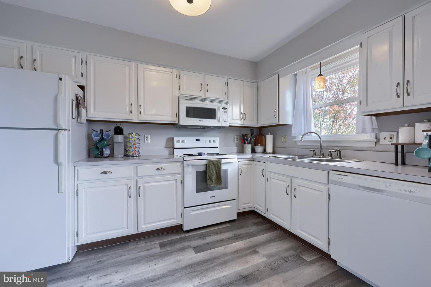 6568 Hollow Drive photo 13