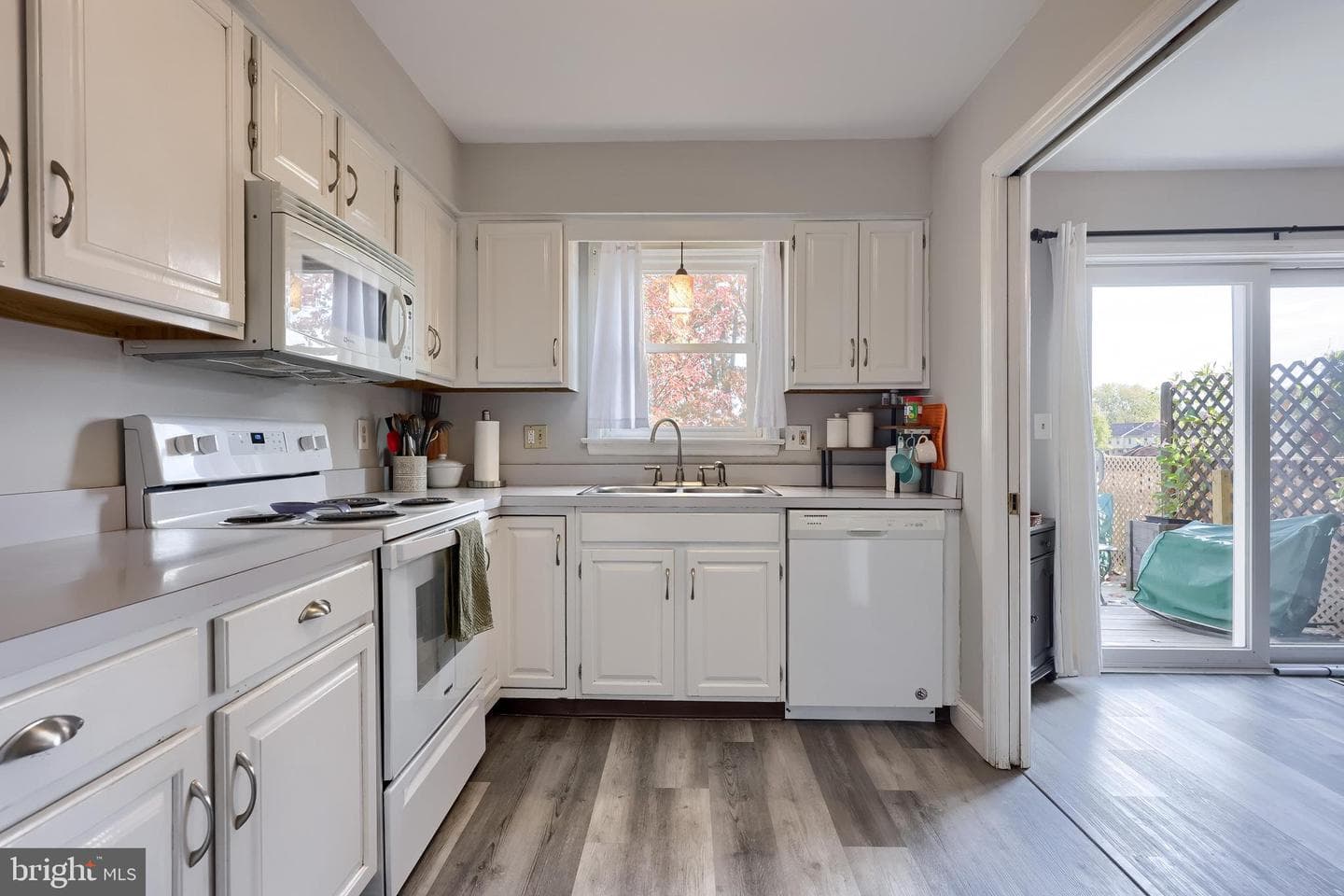 6568 Hollow Drive photo 14