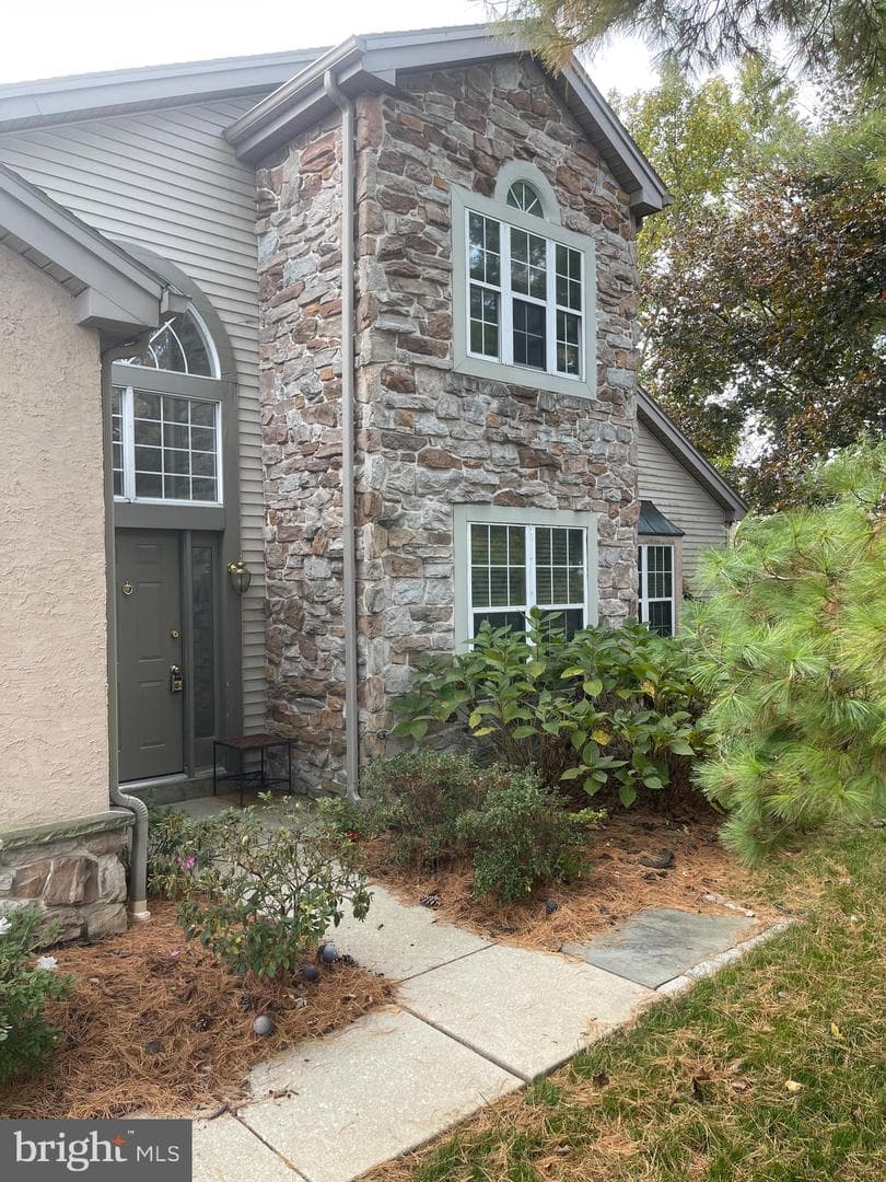 131 Greenview Drive photo 1