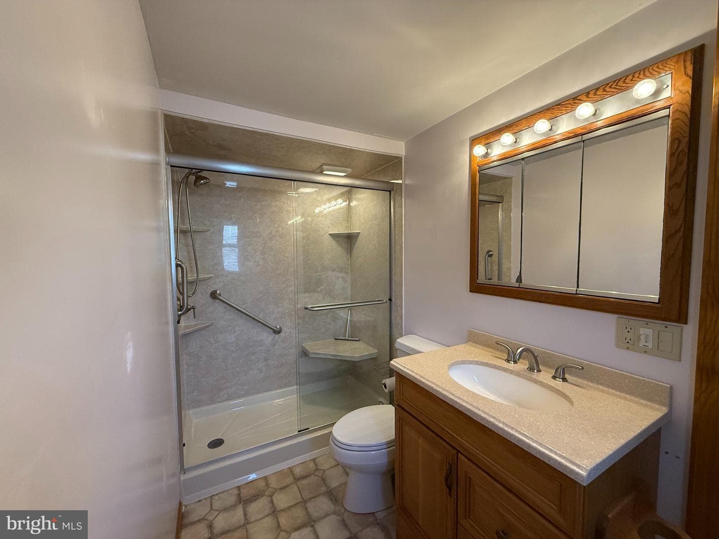 574 E Front Street photo 13
