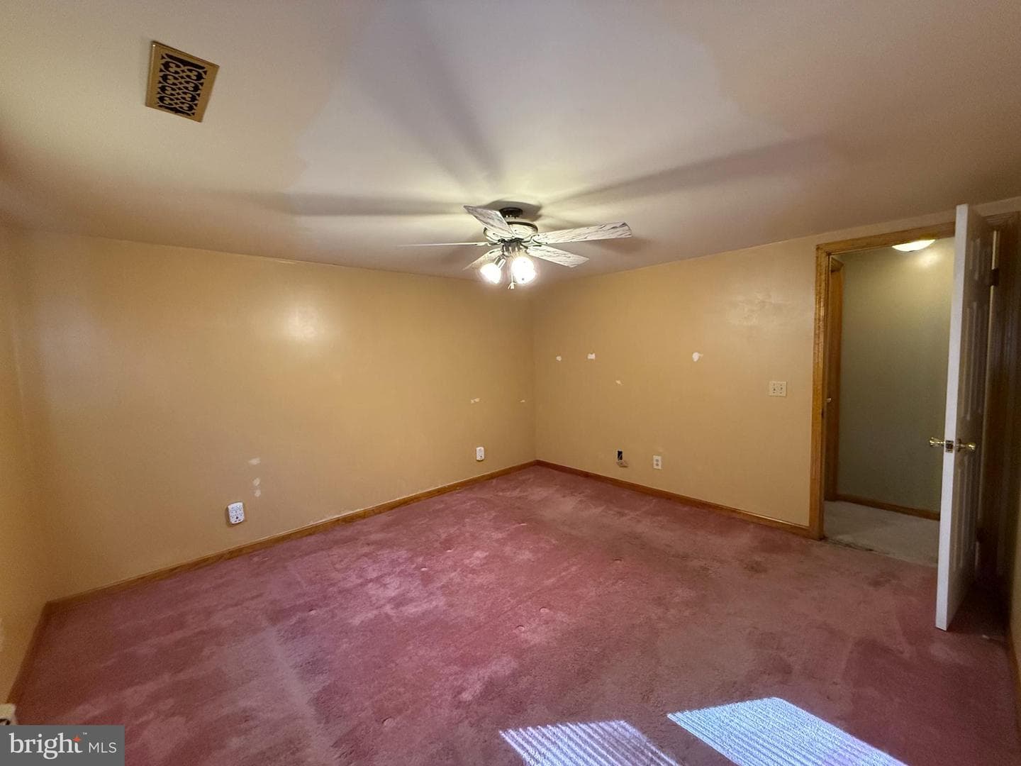574 E Front Street photo 16