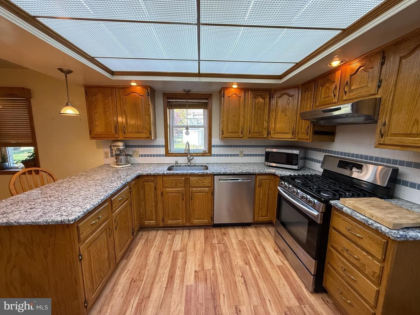 574 E Front Street photo 3