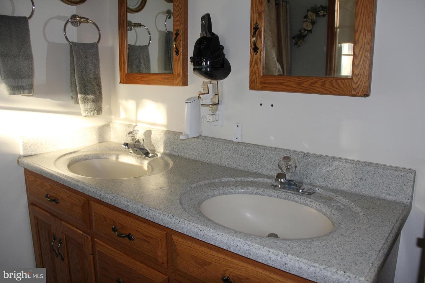 668 Snyder Hill Road photo 25
