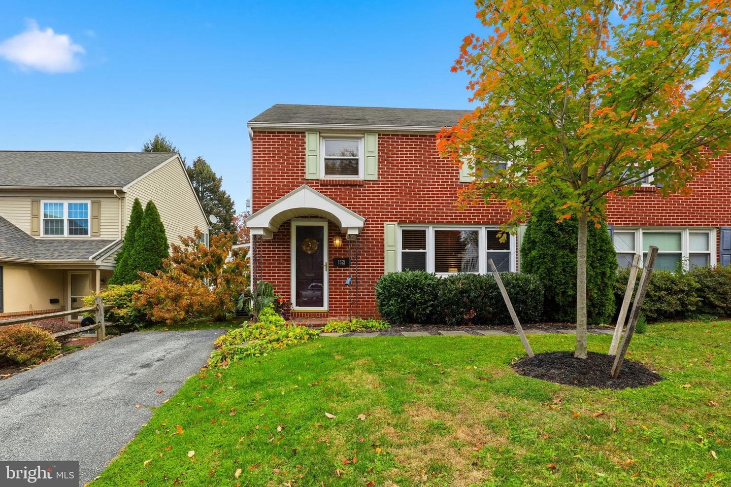 1521 Queen Lane photo 1