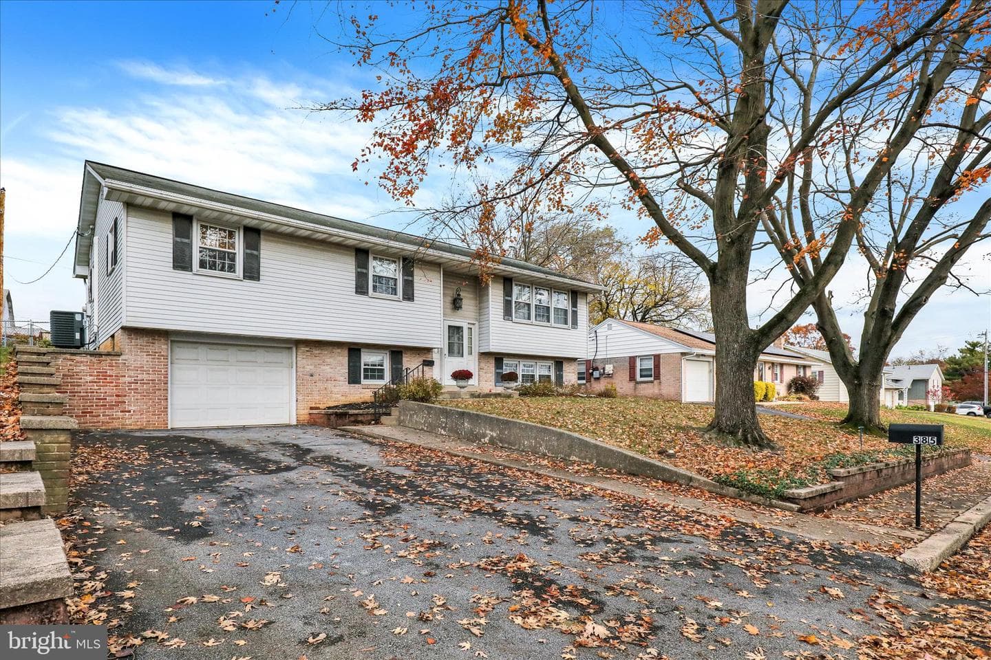 385 Valley View Drive photo 1