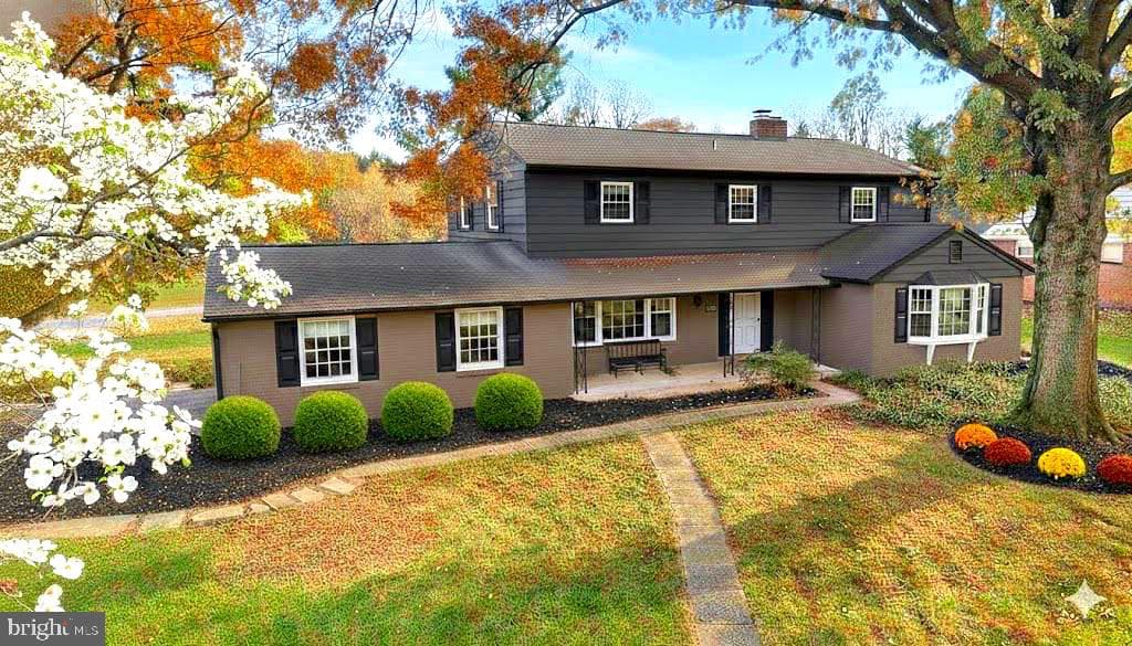 821 Hillaire Road photo 4