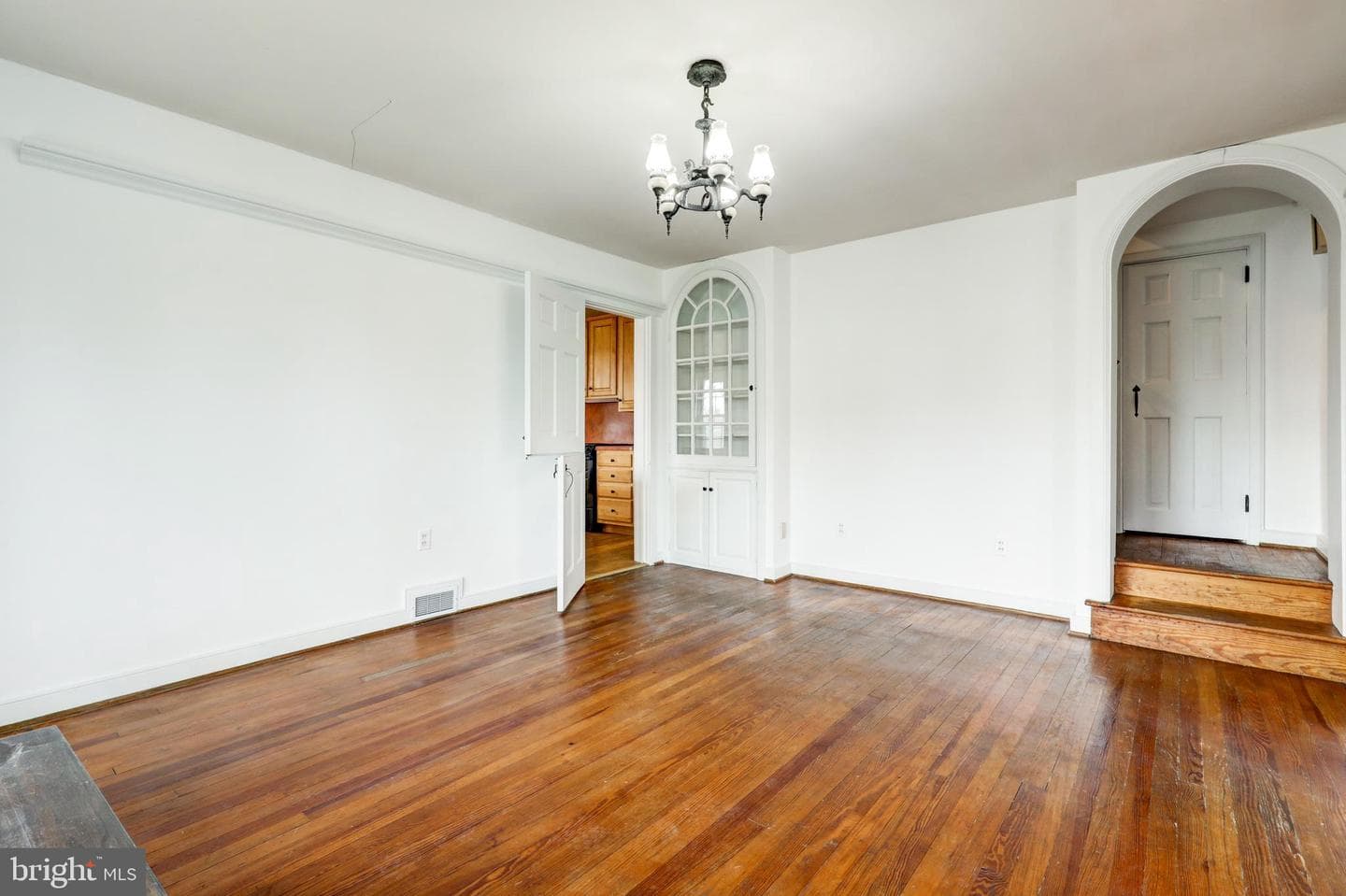 148 E Broad Street photo 10