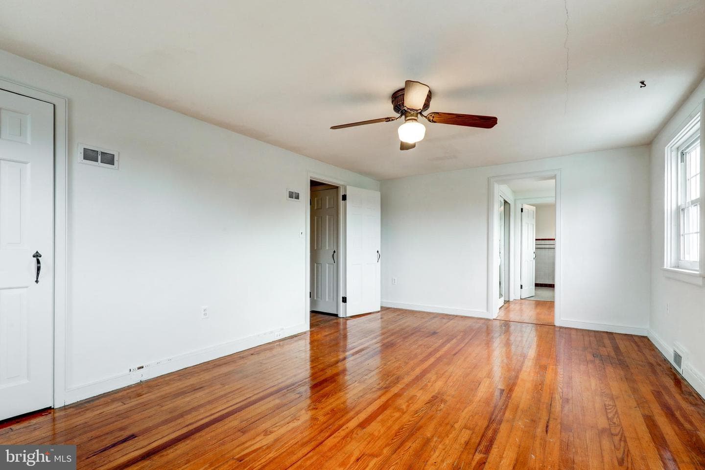 148 E Broad Street photo 19