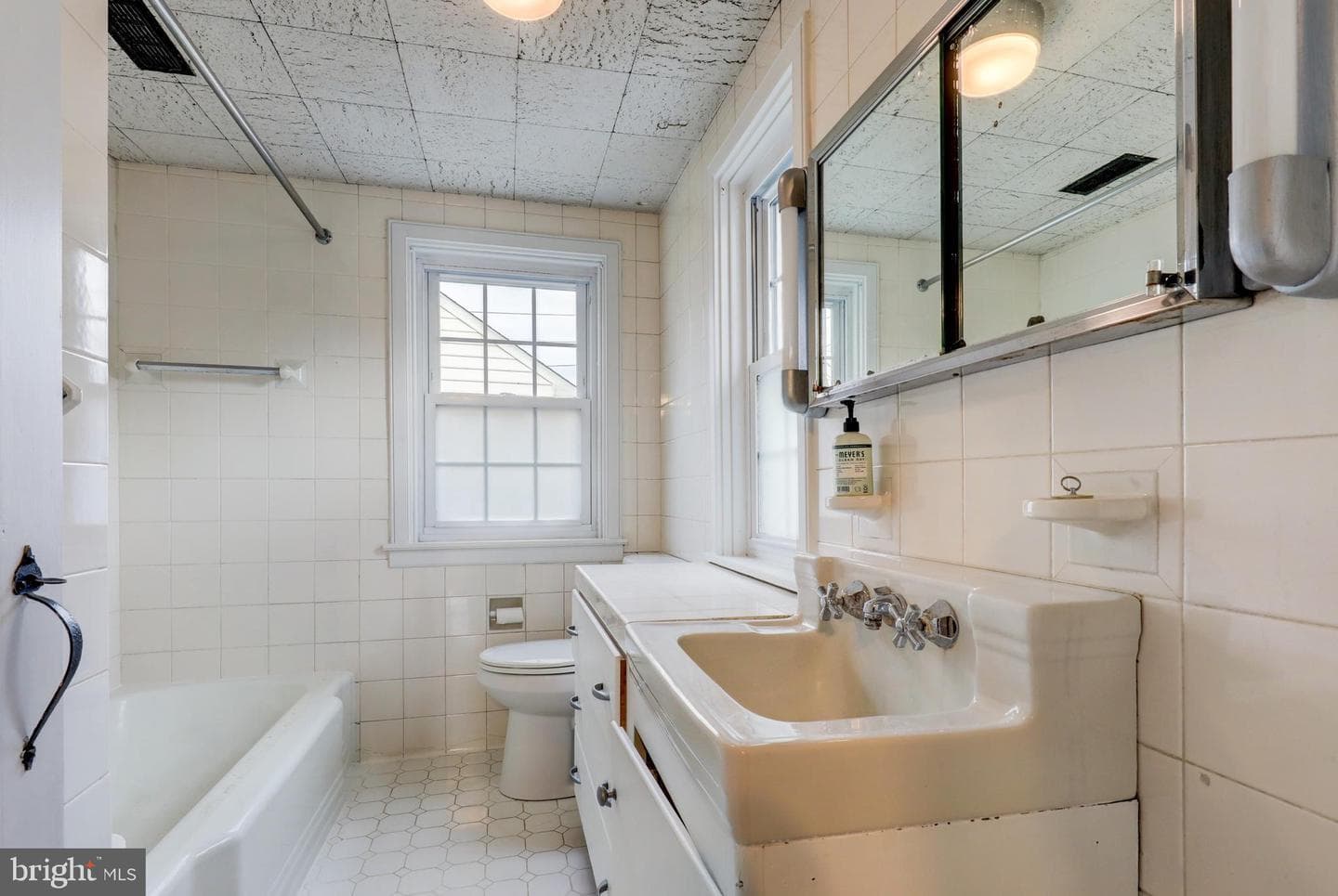 148 E Broad Street photo 29