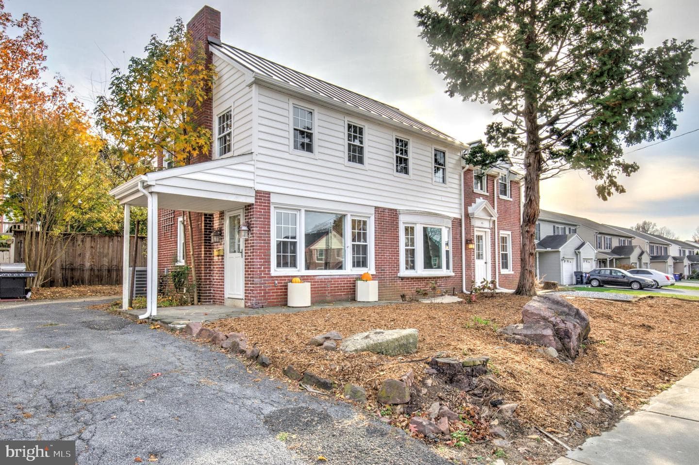 148 E Broad Street photo 3